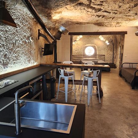 Le Cavernacle มองตริชาด์ ภายนอก รูปภาพ